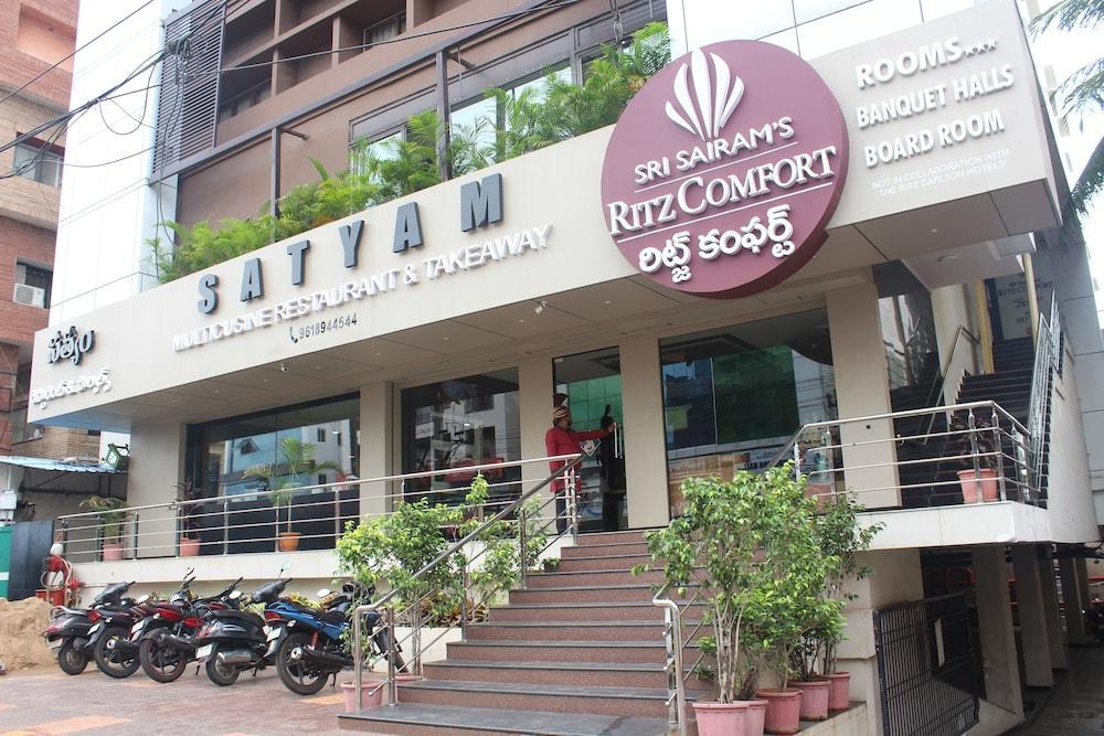 丽思舒适酒店 维沙卡帕特南 外观 照片